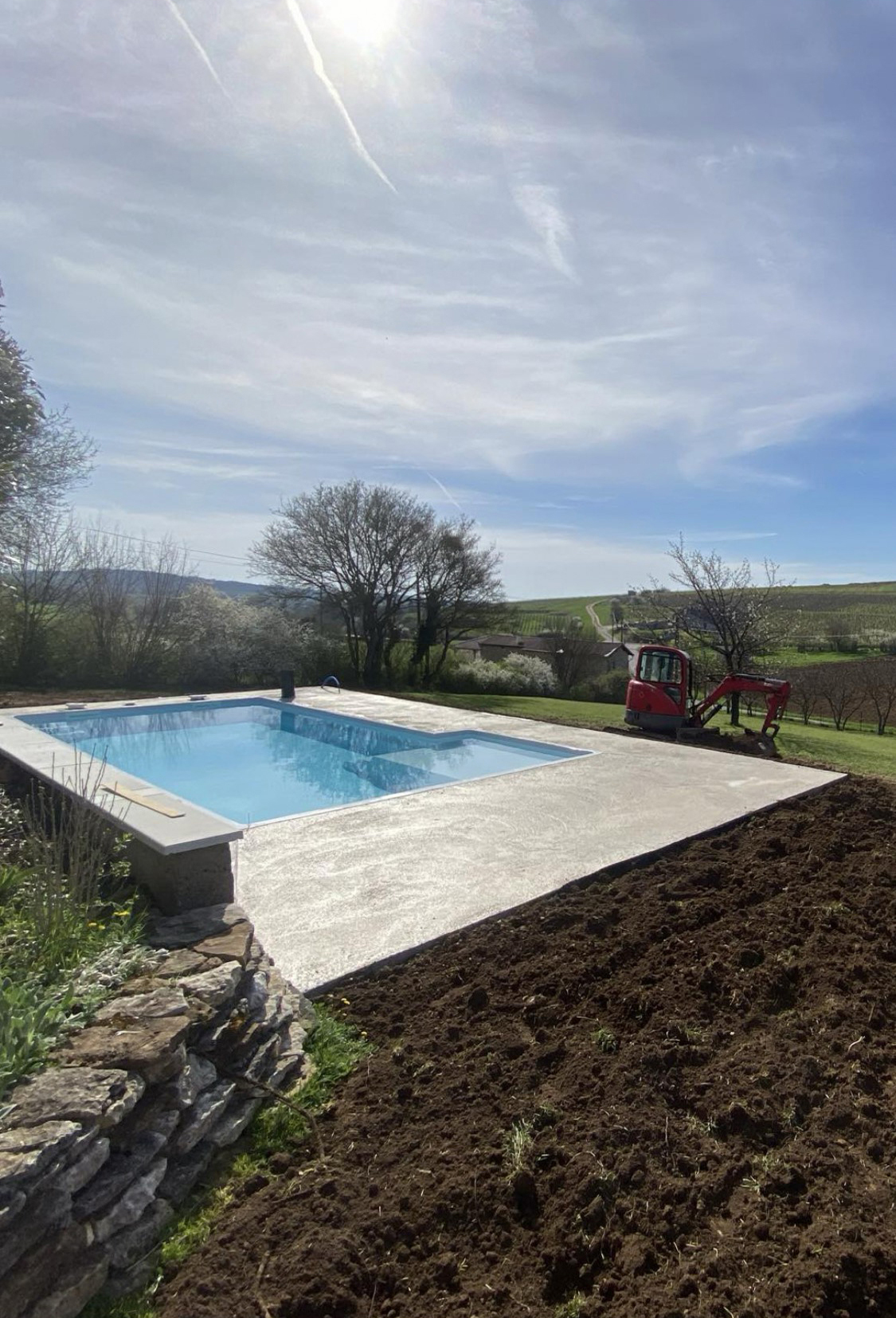 Macon, maconnerie Mâcon, margelle, dalle de béton, terrassement, rénovation